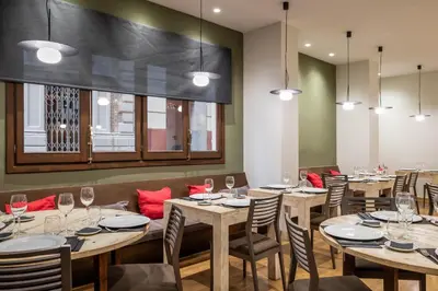 Un restaurante o sitio para comer en Hotel Don Jaime 54