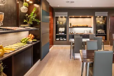 Una cocina o zona de cocina en B&B HOTEL Ciudad de Lleida