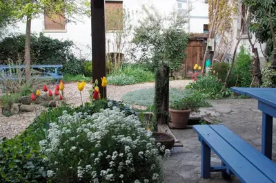 Jardín al aire libre en Garxo Apartamentos