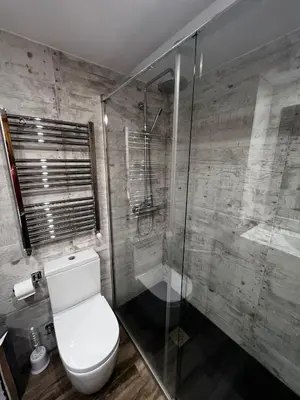 Un baño de Apart Centro Formigal - WOWRURAL