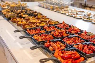 Comida en o cerca de este hotel