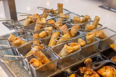 Comida en o cerca de este hotel