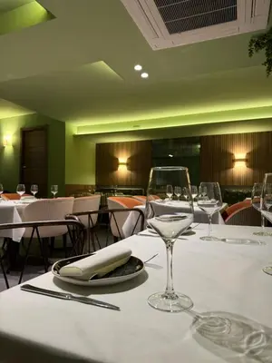 Un restaurante o sitio para comer en Hotel Real