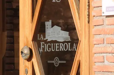 Certificado, premio, señal o documento que está expuesto en La Figuerola Hotel & Restaurant