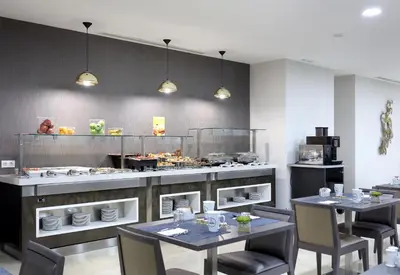 Un restaurante o sitio para comer en Exe Zaragoza WTC
