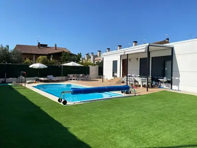 Piscina en o cerca de Casa hugo olite