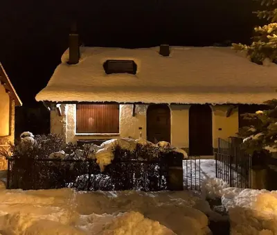 Edificio en el que se encuentra el chalet de montaña
