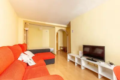 Una televisión o centro de entretenimiento en TEM - Apartamento muy céntrico, zona de MARCHA, 3º sin ascensor
