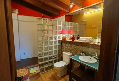 Un baño de Era del Roio - Acogedora casa reformada en entorno único