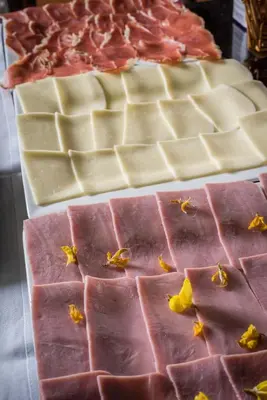 Comida en o cerca de este hotel