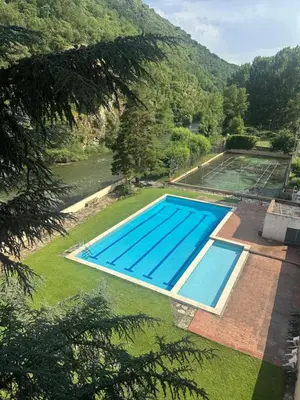Piscina en o cerca de Apartament Rialp amb vistes al riu Noguera Pallaresa