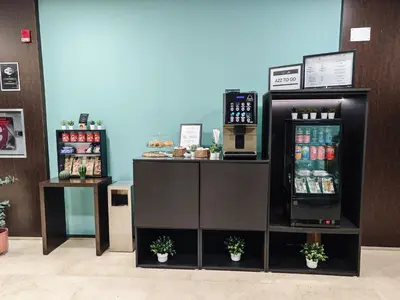 Utensilios para hacer té y café en AZZ Pamplona Norte Hotel