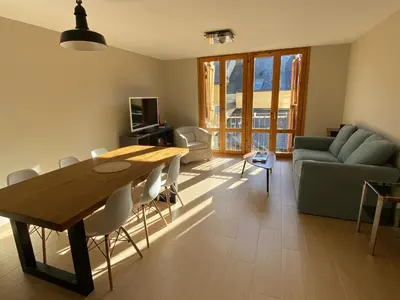 Una televisión o centro de entretenimiento en Apartamento Casa Francho 2