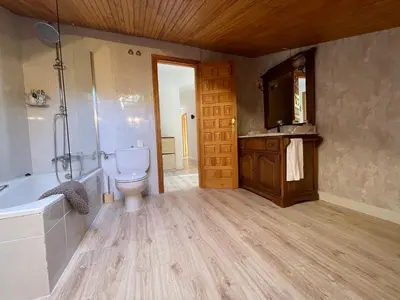 Un baño de Casa Rural Uría - Ubicación perfecta, rodeado de naturaleza, vistas espectaculares
