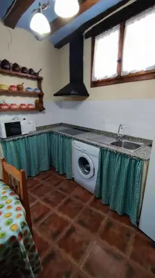 Una cocina o zona de cocina en Casa rural LA CRIVA