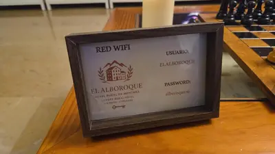 Certificado, premio, señal o documento que está expuesto en HOTEL EL Alboroque