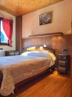Cama o camas de una habitación en Chimenea, confort moderno y madera - Falcó 2