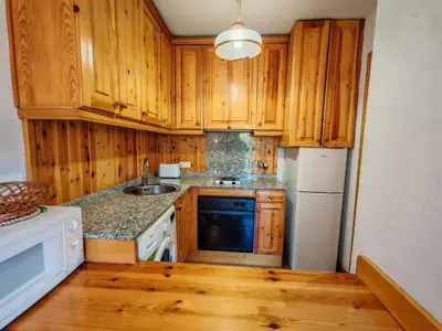 Una cocina o zona de cocina en Vistas a Boí Taüll y buena orientación- Tu lugar con parking - Falcó 1