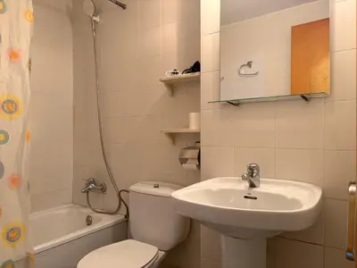 Un baño de Planta baja con terraza soleada y jardín - Besiberri 1