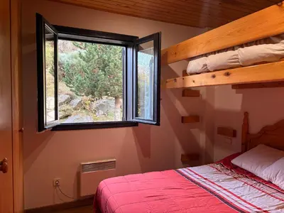 Cama o camas de una habitación en Espacio exterior cómodo- Tu planta baja rústica - Besiberri 7