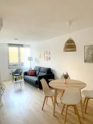 Zona de estar de SAN LORENZO HUESCA con parking