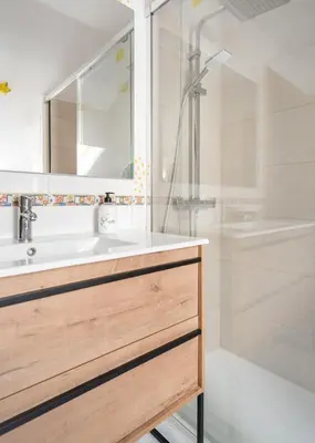 Un baño de Ático A Residencial Caldares El Pueyo