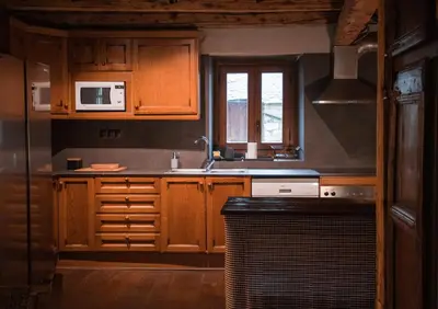 Una cocina o zona de cocina en Casa rural Casa Bernat