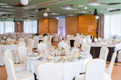 Un restaurante o sitio para comer en Abba Huesca