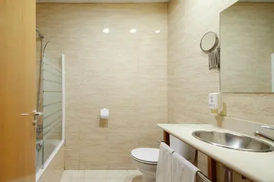 Un baño de Hotel Iriguibel Huarte Pamplona
