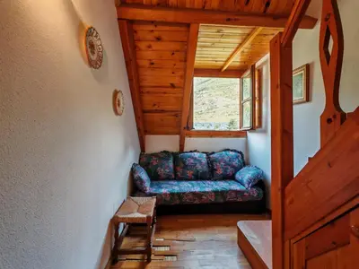 Zona de estar de Madera y espacio, tu dúplex funcional para famílias - Muntanyó 2