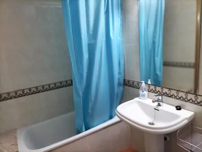 Un baño de Esquía en Baqueira o Espot y visita Aigüestortes y alrededores