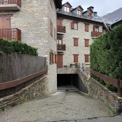 Esquía en Baqueira o Espot y visita Aigüestortes y alrededores
