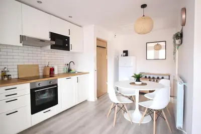 Una cocina o zona de cocina en Cómodo piso en el Pirineo Aragonés