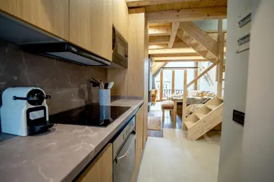 Una cocina o zona de cocina en WOW views next to the ski lift!