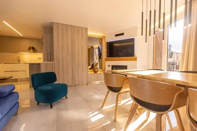 Una cocina o zona de cocina en BALCON DE BENASQUE Losa Radiante Cama King Alta Gama Parking Opcional