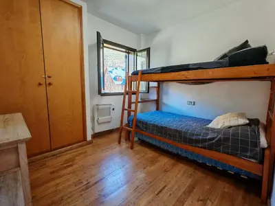 Cama o camas de una habitación en Con espacio y tranquilo, comodidad máxima para la família - Besiberri 6