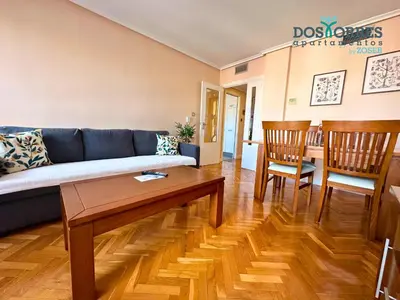 Zona de estar de Dos Torres Conde Aranda - Céntrico con estacionamiento Incluido