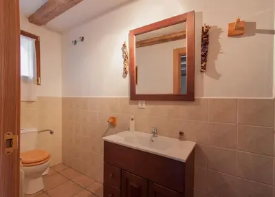 Un baño de Casa rural Enekoizar