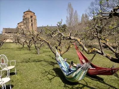Jardín al aire libre en Casa Rural Barangua en el Pirineo Aragonés