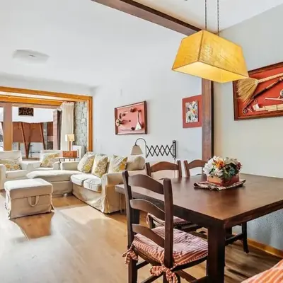 Austen - Chalet by Cardi Suites