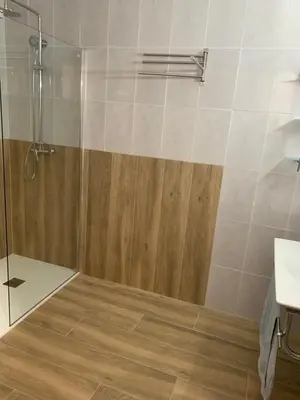 Un baño de LA GARROFERA