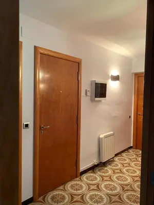 Una televisión o centro de entretenimiento en LA GARROFERA
