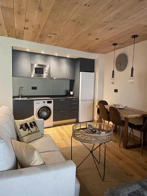 Una cocina o zona de cocina en Apartaran 407 con terraza