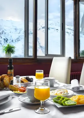 Comida en o cerca de este hotel