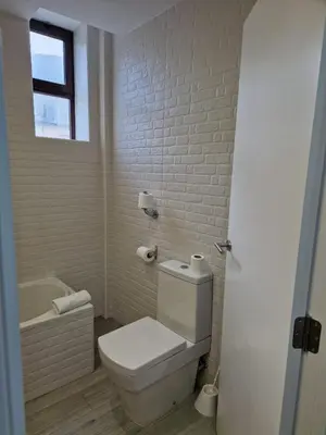 Un baño de Eth Palai