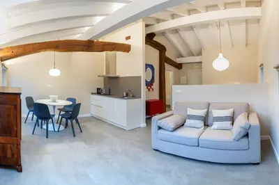 Una cocina o zona de cocina en Apartamentos en Baztan HIRU KABI, BAGA