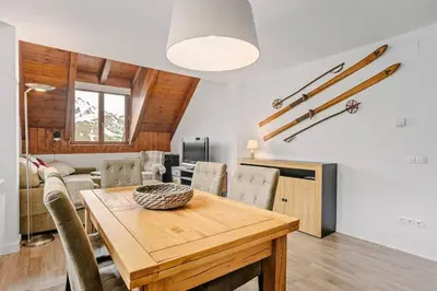 Plano de ICIAR - Dúplex by Cardi Suites