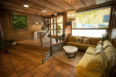 Zona de estar de Hotel Restaurant Les Brases