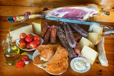 Comida en o cerca de este hotel