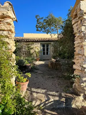 Jardín al aire libre en Wonderful comfortable finca in the Burga valley